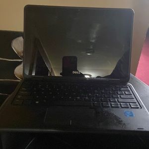 Selling a Dell laptop excellent condition w/o charger